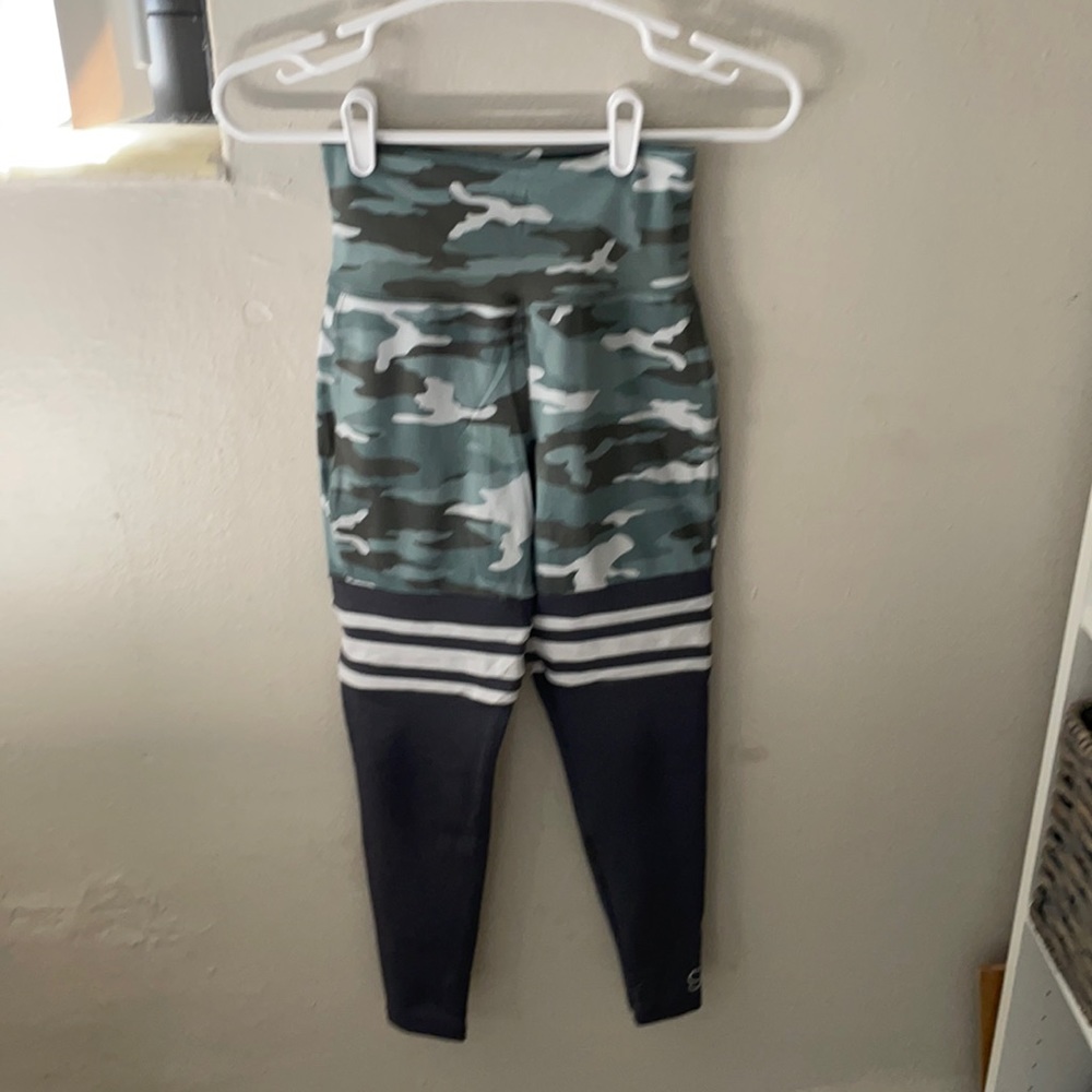 Bombshell camo leggings